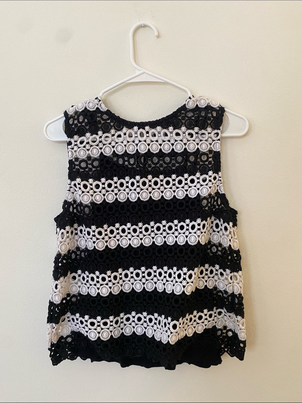 Lucky Brand Women’s Black and White Crochet Lace Tank Top S